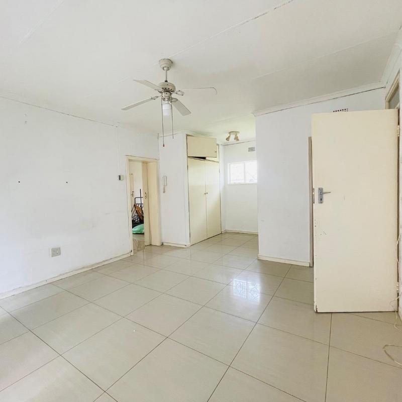 7 Bedroom Property for Sale in Golf View North West